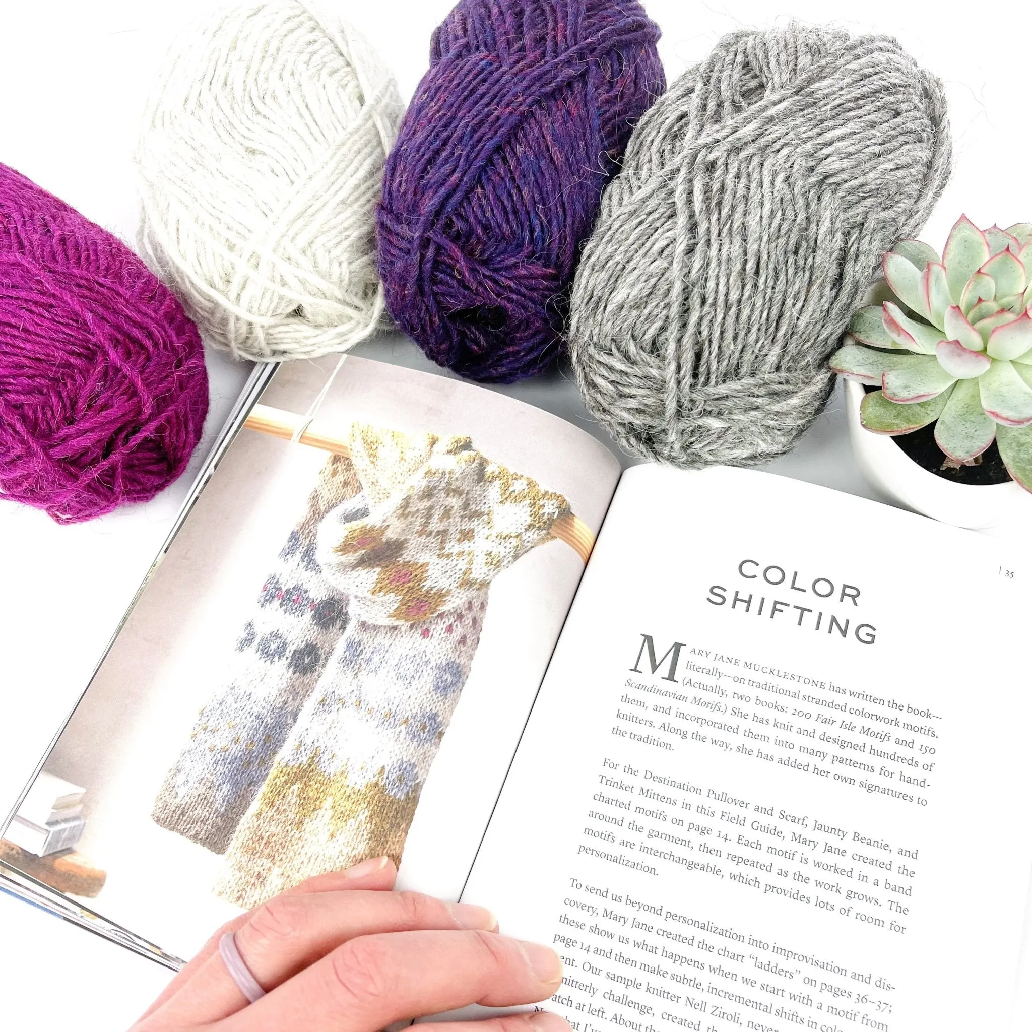 MDK Field Guide No. 17 LOPI by Modern Daily Knitting - Mary Jane Mucklestone - Five knitting designs for Lettlopi yarn