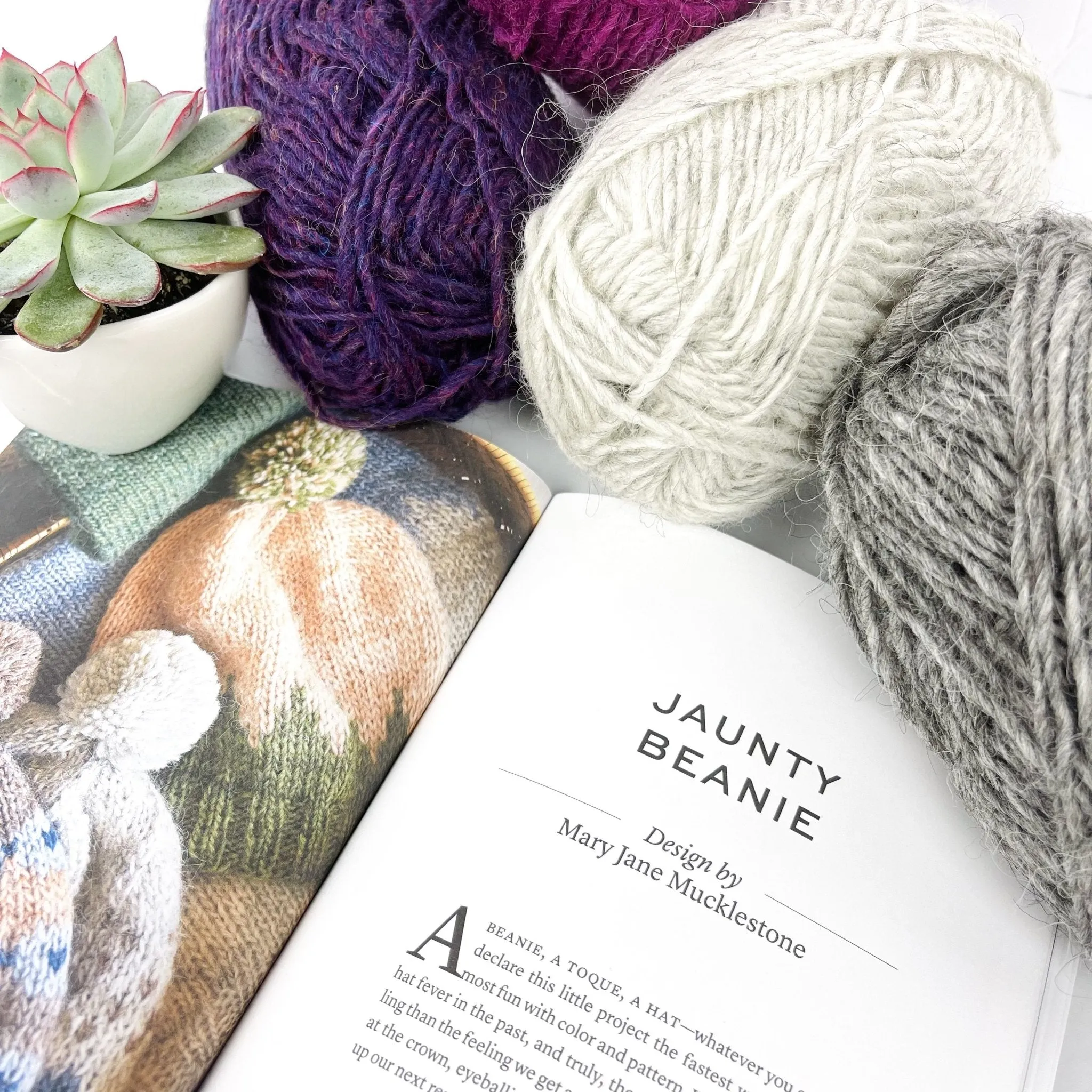 MDK Field Guide No. 17 LOPI by Modern Daily Knitting - Mary Jane Mucklestone - Five knitting designs for Lettlopi yarn