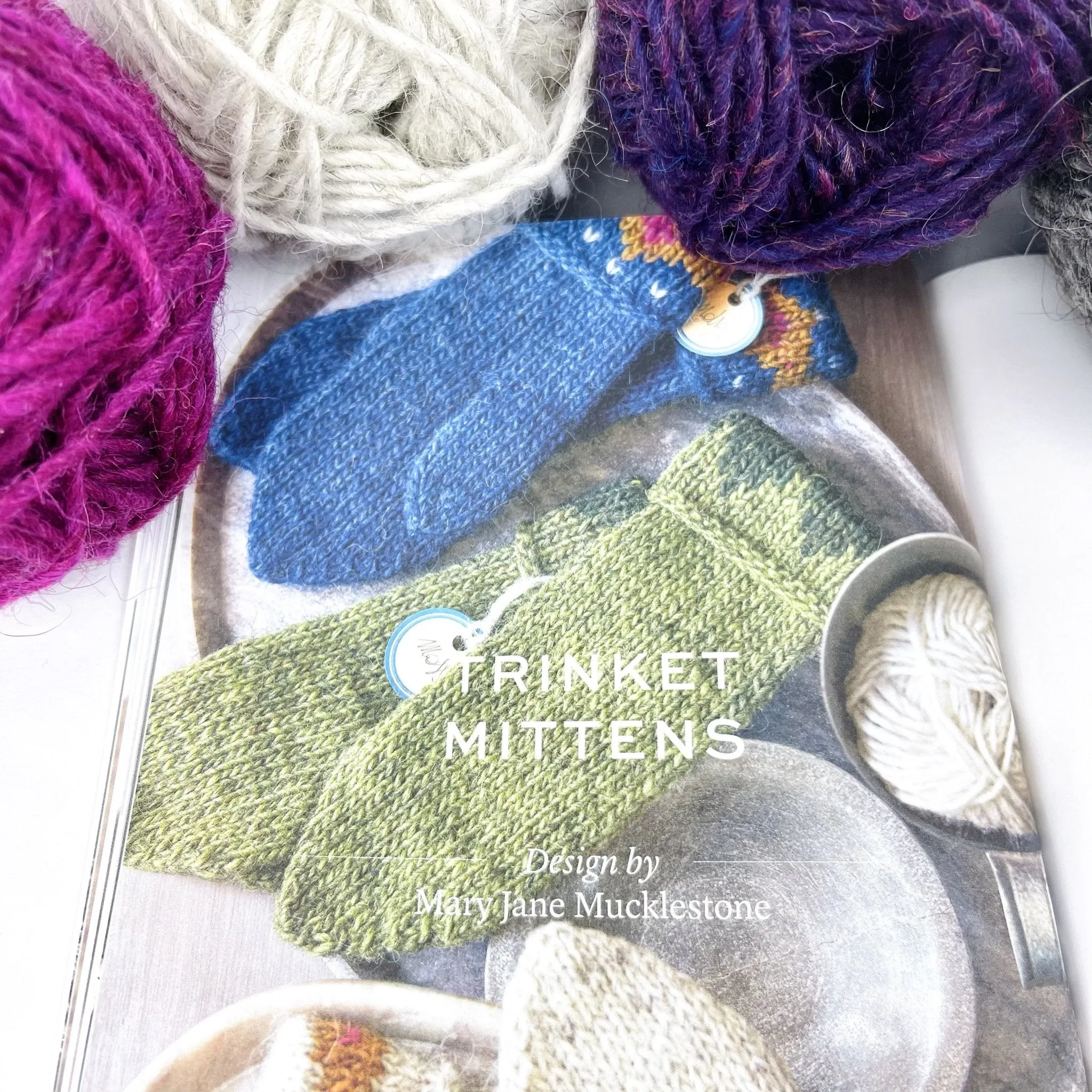 MDK Field Guide No. 17 LOPI by Modern Daily Knitting - Mary Jane Mucklestone - Five knitting designs for Lettlopi yarn